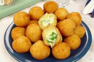 Bolinhas de Queijo